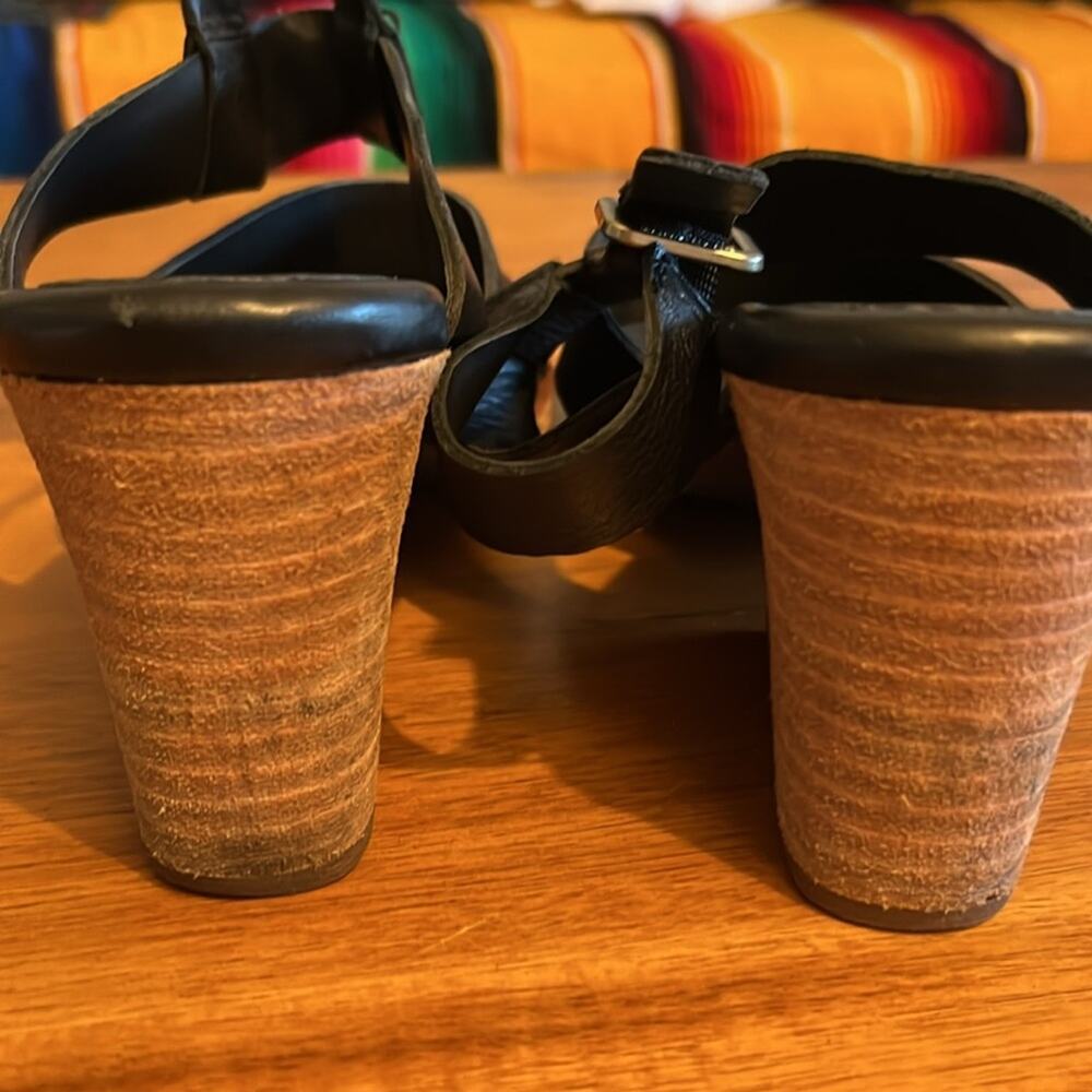 Kork Ease heeled sandals.  Size 8 - Picture 4 of 7